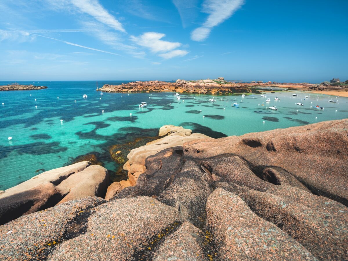 Plage du Coz Pors, centre de Trégastel